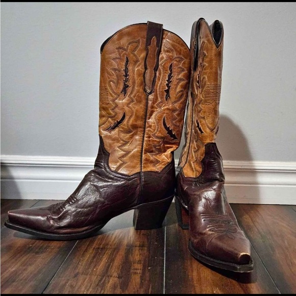 Boots - Picture 5 of 6